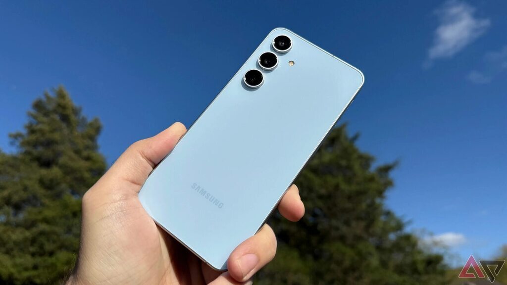 Обзор Samsung Galaxy S25 FE: «Народный флагман» с большим экраном, батареей на весь день и мощью Galaxy AI