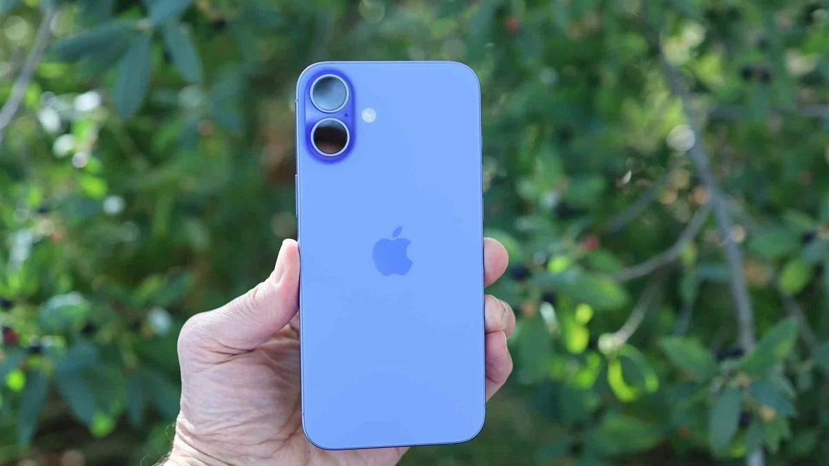 Обзор Apple iPhone 16: Актуальный базовый флагман или лучше доплатить за iPhone 17?